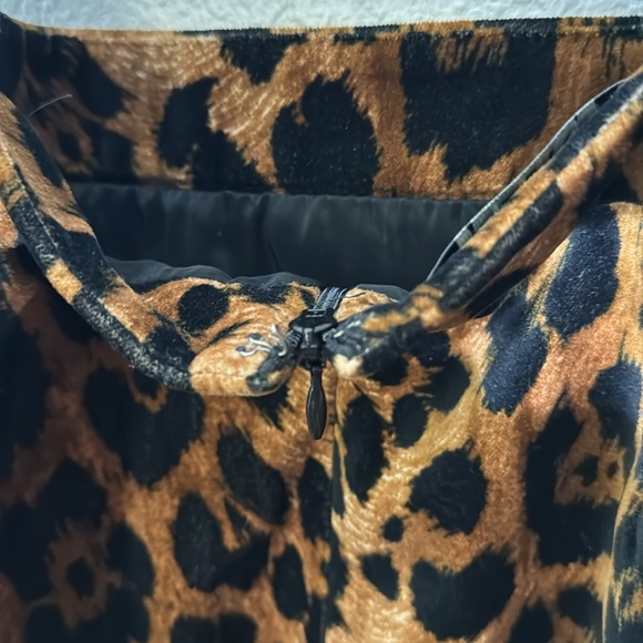 TALBOTS BLACK LABEL ANIMAL PRINT VELVET MIDI SKIRT BOHO HIP MOD TIMELESS SEXY 6 - Picture 3 of 6